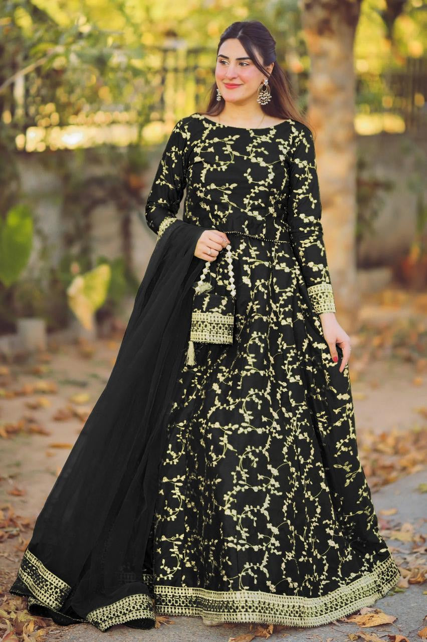 4Pcs Potli Embriodered Silk Lehnga