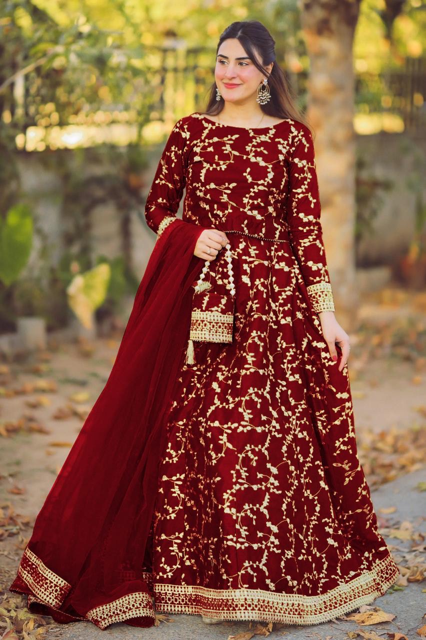 4Pcs Potli Embriodered Silk Lehnga