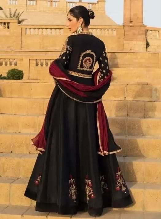EMBRIODERED BUNCH MAXI WITH SEPARATE KOTI