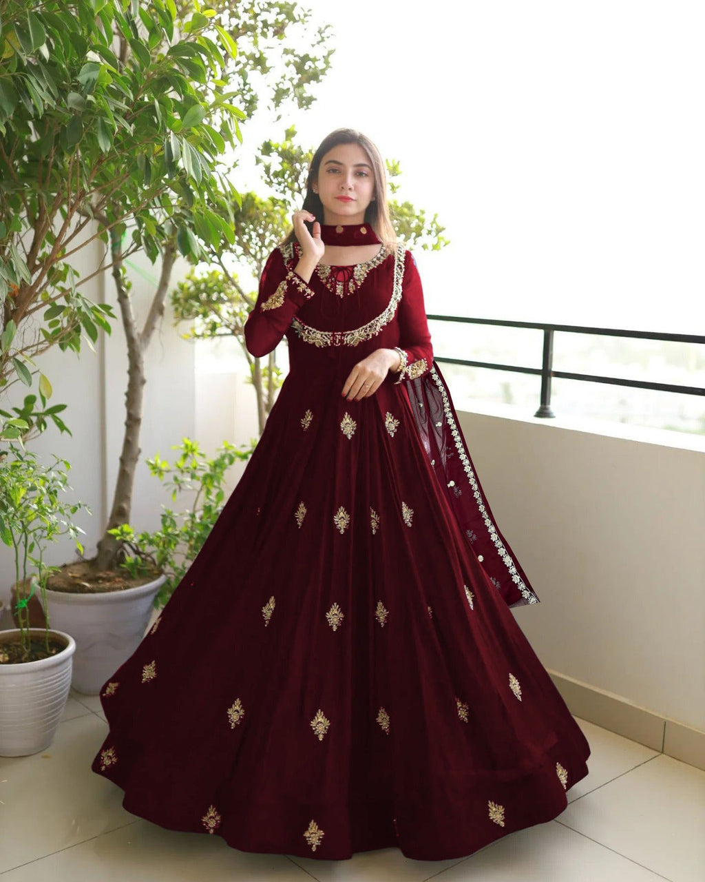 Neck,Sleevee,Front Embroidered Maxi With Emb Dupatta 3Pcs